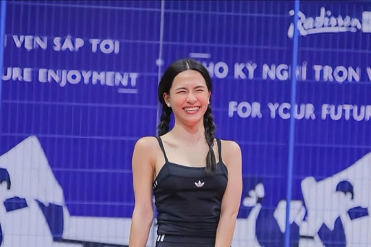 'Nữ hoàng cháy vé' bất ngờ đầu tư 12 sân pickleball