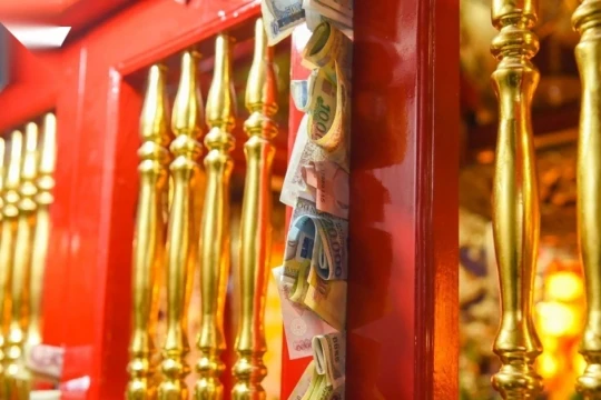 Mập mờ quản lý tiền công đức