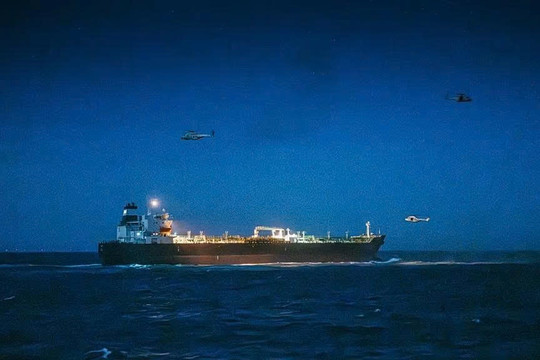 Tàu chở dầu Nga 'sa lưới' tại châu Âu