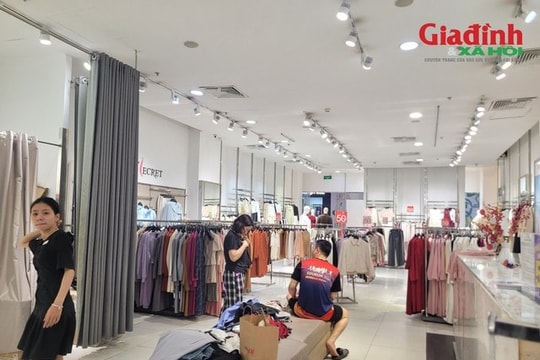 Sale tới 70% dịp 8/3 vẫn ế ẩm, phố thời trang Hà Nội đìu hiu sau Tết