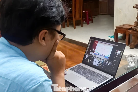 Đà Nẵng: Tiếp xúc cử tri trực tuyến, ngồi nhà vẫn 'gặp' ứng cử viên