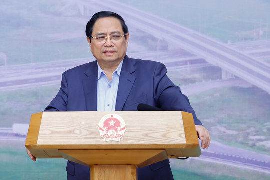 Thủ tướng: Tối ưu hóa nguồn lực và hiệu quả các dự án hạ tầng GTVT