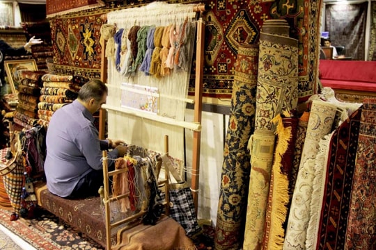 Những tấm thảm dệt tay của Iran đắt bằng căn biệt thự, giới siêu giàu vẫn xếp hàng chờ mua