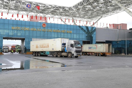 Móng Cái – Đông Hưng nâng cấp lên cửa khẩu thông minh: 50.000 lượt khách/ngày, thông quan chưa tới 1 giây