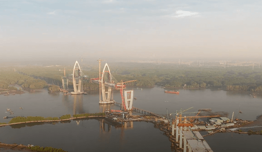 Cây cầu có nhịp chính dài nhất Đông Nam Á, kết nối 2 tỉnh thành giàu nhất Việt Nam: Thi công vượt tiến độ, 4 tháng nữa hợp long