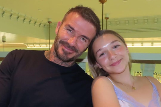 Ái nữ của David Beckham mở công ty riêng khi chưa tròn 15 tuổi