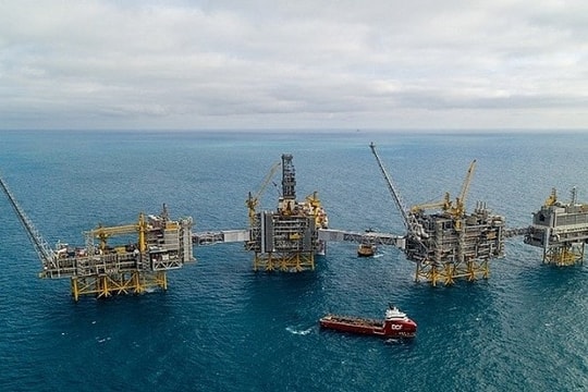 Hạ giàn khoan gần 5.170m dưới đáy biển đã phát hiện ra ‘kho báu dầu mỏ’: Khai thác tới 3.700 thùng dầu/ngày, mở ra cơ hội ‘giải nhiệt’