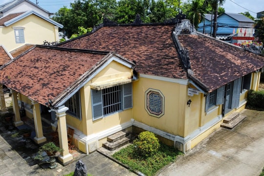 Phủ thờ niên đại hơn 100 năm tuổi được ví như 'bảo tàng tư nhân', là nơi lưu giữ nhiều báu vật hoàng gia nhà Nguyễn