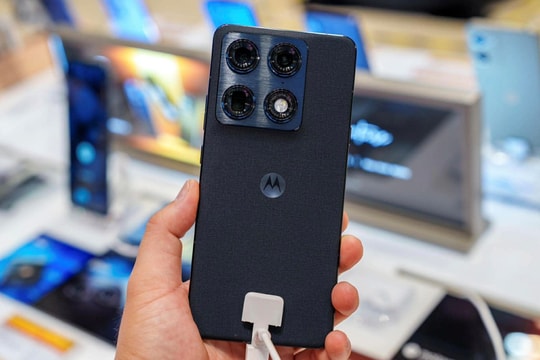 Motorola ra mắt loạt smartphone mới tại Việt Nam: Màn hình 165Hz siêu sáng, zoom 100x, giá từ 13 triệu đồng