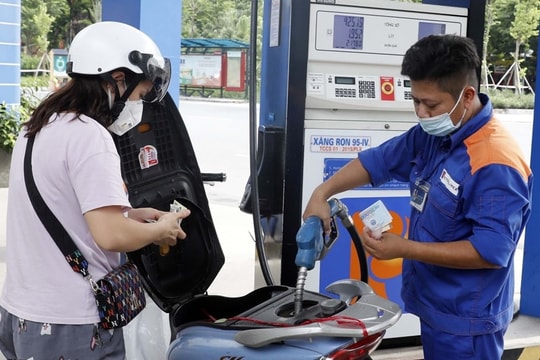 Hơn 5.617 tỷ đồng quỹ bình ổn của PLX, Petimex, Saigon Petro... có đủ để hạ nhiệt giá xăng?