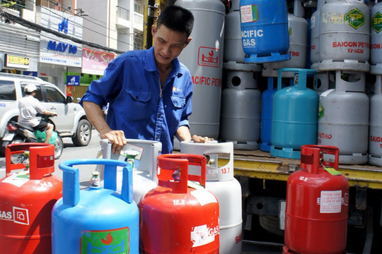 Giá gas tăng lần thứ 3 trong tháng, bình 12 kg lên hơn 504.000 đồng