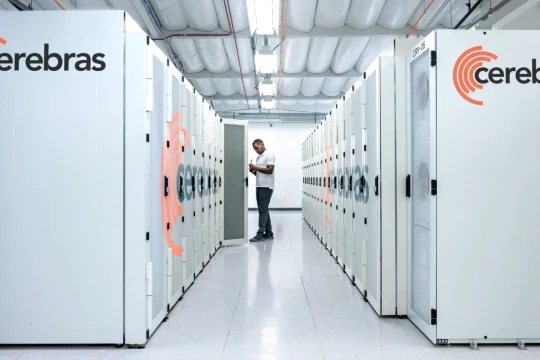 Chế tạo thành công chip AI khổng lồ 4.000 tỷ bóng bán dẫn: Startup này đã được Oracle gọi tên cạnh Nvidia và AMD