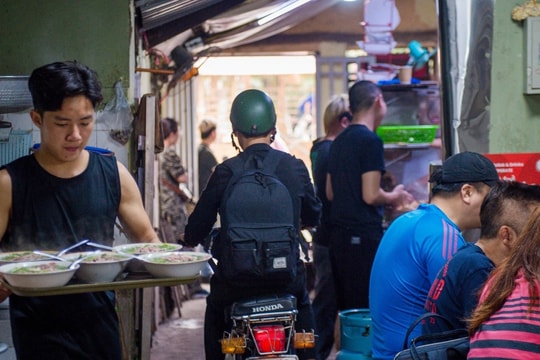 Giá phở, bún Hà Nội nhích lên, nhiều quán tăng thêm 3.000 - 5.000 đồng/bát