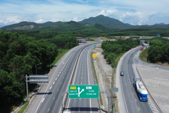 Đề xuất cho phép xe chạy cao tốc Cam Lộ - La Sơn 80 km/h