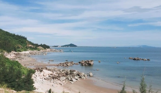 Việt Nam sắp có thêm một khu du lịch quốc gia: Là ‘cung đàn biển miền Trung’, được Chủ tịch tỉnh đăng lên facebook