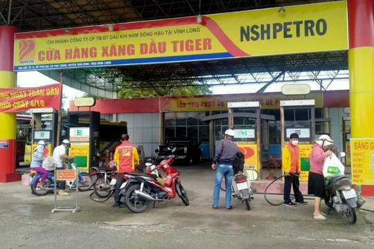 Ngân hàng đấu giá khoản nợ 1.400 tỷ của 'đại gia xăng dầu' miền Tây, thế chấp bằng 14 cửa hàng, 8 bất động sản