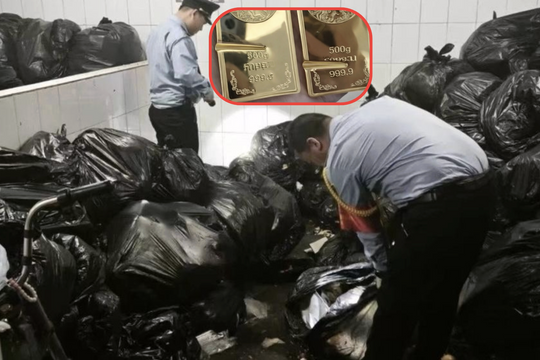 Cả gia đình bới tung 10 tấn rác để tìm lại số vàng trị giá gần 6 tỷ đồng