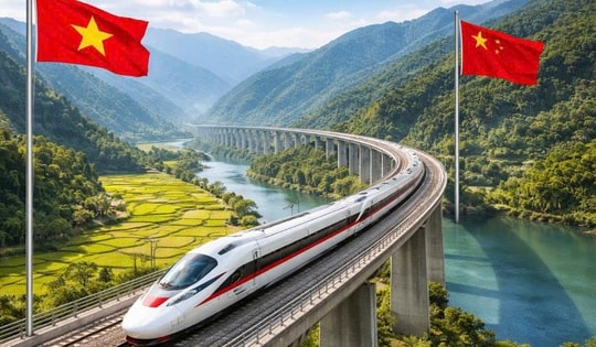 Làm việc với lãnh đạo Trung Quốc, Phó Thủ tướng đề nghị sớm hoàn thành 3 tuyến đường sắt kết nối hai quốc gia