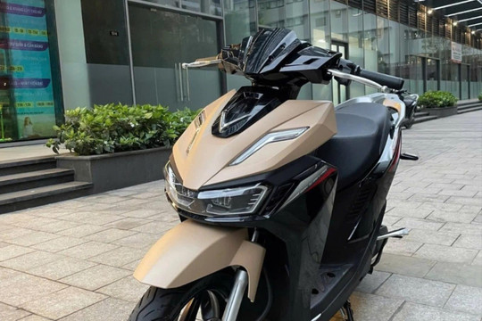 VinFast Viper ngoài đời thực: Xe máy điện 'chất chơi' gây sốt, khách đặt cọc trước ngày mở bán