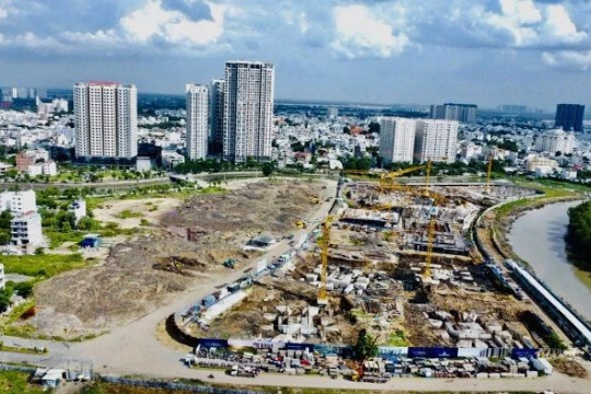 'Bẻ kèo', hủy hợp đồng cũ rồi bán giá cao hơn