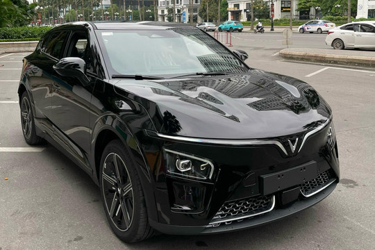 Bán Mazda CX-30 để mua VinFast VF 7, sau 30.000km chủ xe đã nói thật lòng về trải nghiệm thực tế, 'bóc' con số 3 triệu/tháng đã phải chi