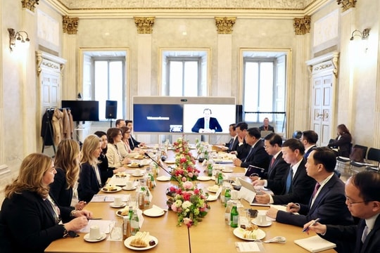 Ngân hàng lớn nhất Italy được đề xuất đặt trụ sở tại trung tâm tài chính Việt Nam