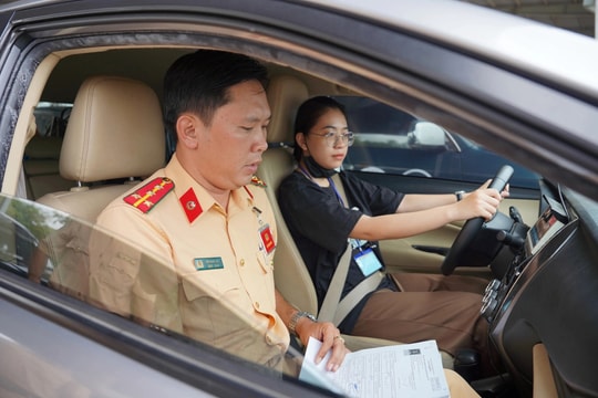 Học viên thi sát hạch lái xe bắt buộc phải xem video về các vụ tai nạn giao thông nghiêm trọng