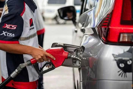 Khủng hoảng năng lượng lan rộng, một quốc gia Đông Nam Á chấp nhận 'hạ chuẩn xăng dầu' để cứu nguồn cung