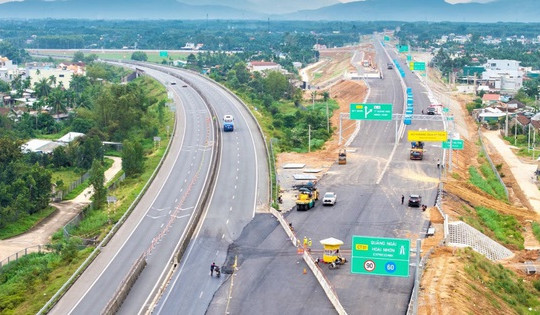 Chỉ 1 tháng nữa, thông tuyến cao tốc 20.400 tỷ với 77 cây cầu và 3 hầm xuyên núi kết nối miền Trung - Tây Nguyên