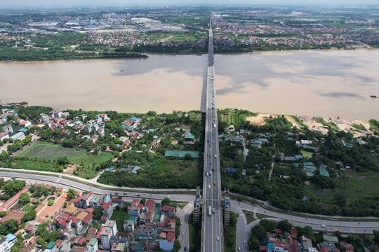 Huy động 8.300 kỹ sư, công nhân lặn sâu 50m, phun sơn, phun cát cùng 53.000 tấn thép, xây ‘công trình thế kỷ’ từng dài nhất Việt Nam