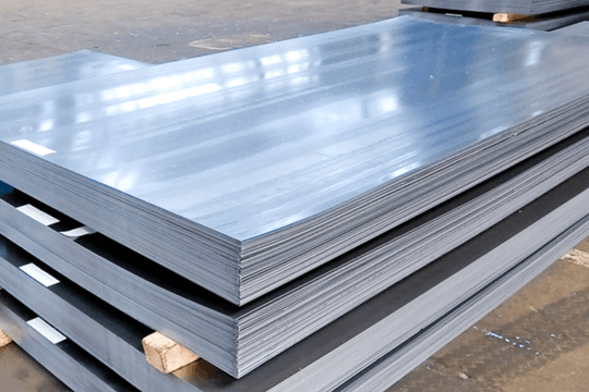 Hai sếp trong HĐQT của một doanh nghiệp thép đệ đơn xin từ nhiệm