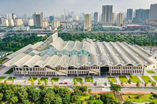 Huy động 5.000 nhân công cùng 14.000 tấn cốt thép, 34.000m2 đá xây trung tâm hội nghị lớn nhất Việt Nam