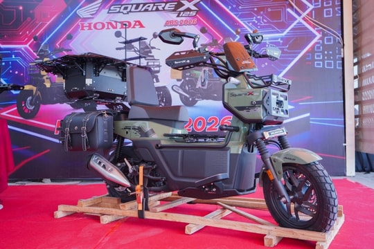 Xe tay ga 'hộp vuông' cực dị của Honda về Việt Nam: Đổ đầy bình chạy 330 km, số lượng hạn chế, giá không rẻ!