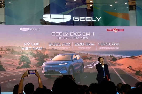 Geely EX5 EM-i chính thức xác lập 3 kỷ lục Việt Nam dành cho dòng xe SUV PHEV: Tổng quãng đường di chuyển dài nhất sau một lần nạp đầy năng lượng đạt 1.823,7 km, cả tháng không lo đổ xăng