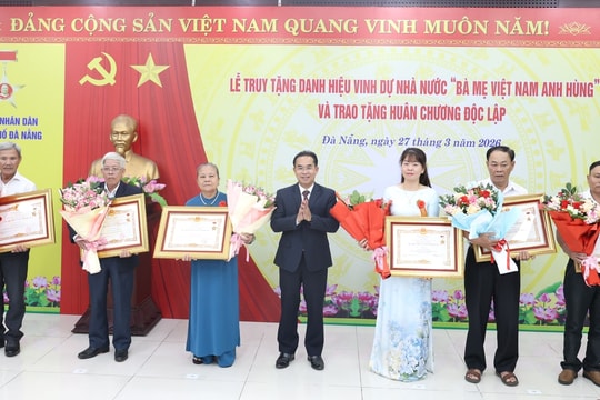 Truy tặng danh hiệu Bà mẹ Việt Nam anh hùng cho 12 mẹ liệt sĩ