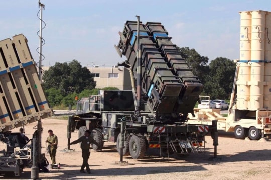 Mỹ, Israel đối mặt với tình trạng 'vực thẳm kho đạn'