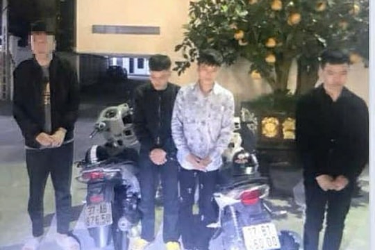 Bắt quả tang 3 'cán bộ' cưỡng đoạt tài sản trong đêm