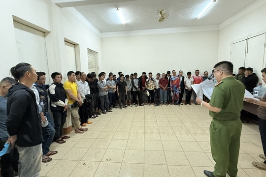 Tạm giữ hình sự Đinh Bộ Lĩnh, 31 tuổi