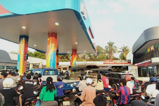 Hơn 1.000 cây xăng ở Lào đóng cửa, lạm phát tăng vọt lên gần 10%