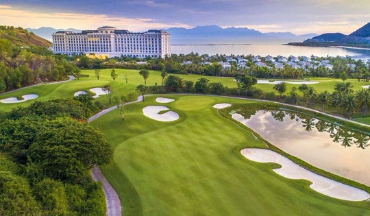 Tỉnh duy nhất của Việt Nam có 3 mặt giáp biển sắp có sân golf đầu tiên, quy mô hơn 1.800 tỷ