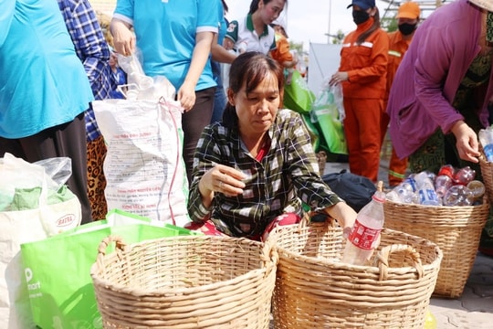 Rác thải cũng có 'hộ chiếu': Người dân TP. HCM có thể truy vết rác nhà mình đi về đâu