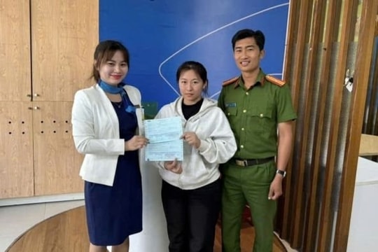 Tài khoản nhận được 550 triệu từ 'trên trời rơi xuống', nữ công nhân SN 2005 lập tức báo công an xác minh