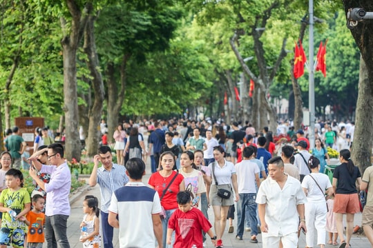Nghỉ Lễ Giỗ tổ Hùng Vương và 30/4 - 1/5: Có nên hoán đổi làm việc để nghỉ liên tiếp 9 ngày?