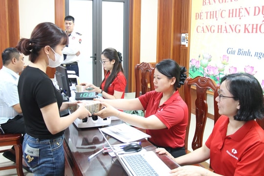 Hàng chục hộ dân được 'thưởng nóng' nhờ bàn giao đất sớm để làm dự án sân bay lớn nhất miền Bắc