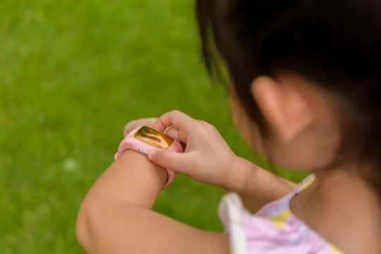 Mua thiết bị định vị cho trẻ, phụ huynh tưởng an tâm ai ngờ rước về ẩn họa