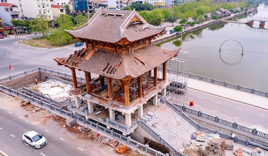 Sắp hoàn thành cây cầu trăm tỷ mang kiến trúc cung đình độc đáo tại vùng đất cố đô