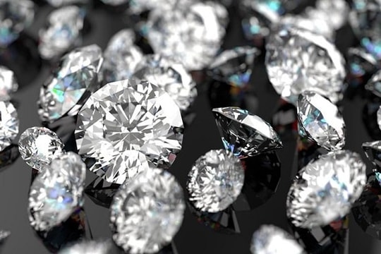 Dự báo cơ cấu rổ VN-Diamond quý II/2026: Một mã BĐS có nguy cơ bị loại, các quỹ gom 5,5 triệu cổ phiếu FPT
