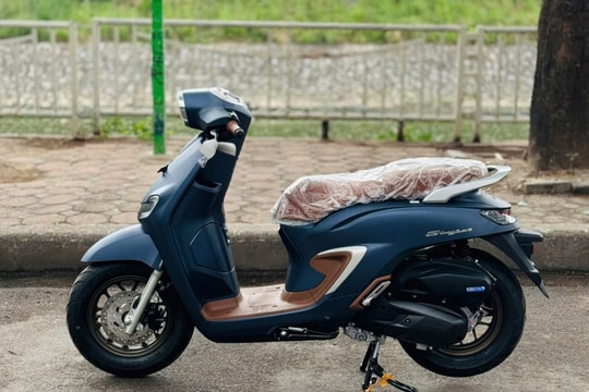 Xe ga 'lạ' của Honda về Việt Nam: Thiết kế tựa Yamaha Grande , giá tựa SH