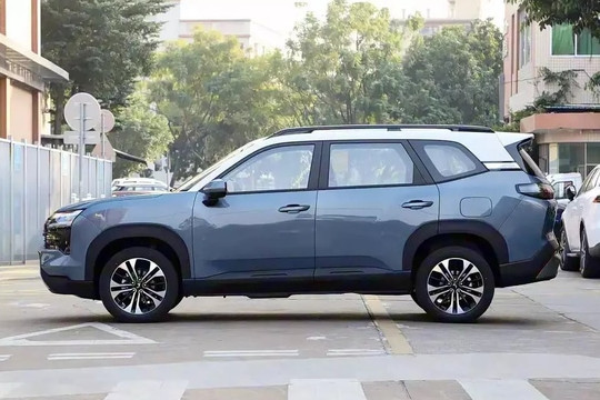 Mazda CX-5 có đối thủ mạnh, mẫu SUV tiệm cận cỡ D thiết kế vuông vức, nội thất đẳng cấp sắp bán tại Việt Nam: Giá ‘rẻ như cho’ không?