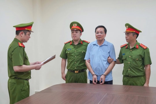 Khởi tố, bắt giam Giám đốc, Hiệu trưởng, kế toán 'ăn chặn' tiền trợ cấp cho người tâm thần, người khuyết tật